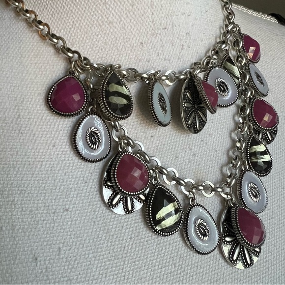 Premier Designs Antiqued Bib Necklace with Ornate Plated and Resin Pieces Purple - Picture 3 of 11